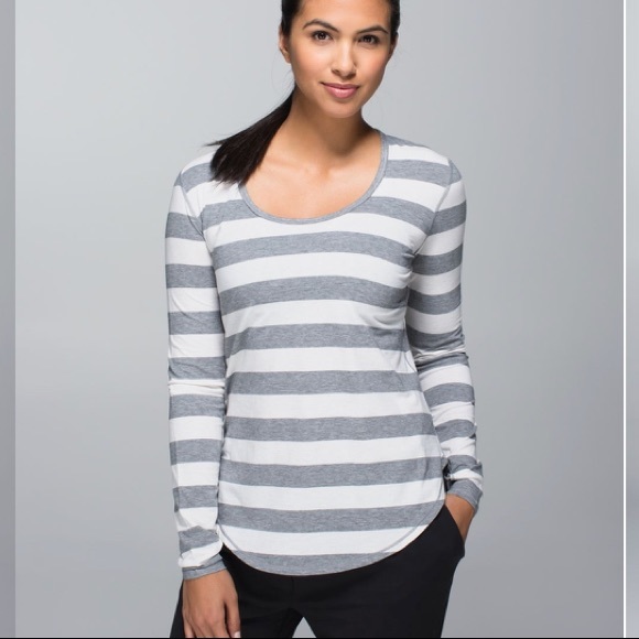 lululemon athletica Tops - Lululemon Yogini 5 Year Long Sleeve Tee